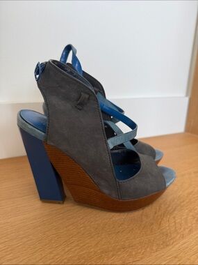 Aldo Gray Suede Wedge Sandals with Blue Accents